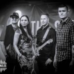 Ansambel The Skyline esinemas peol, särtsakas live-bänd professionaalse tantsumuusikaga