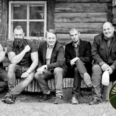 Tuulelõõtsutajad ansambel live esinemine Eesti rahvamuusika bänd lõõtspilliga tantsumuusika sündmusele